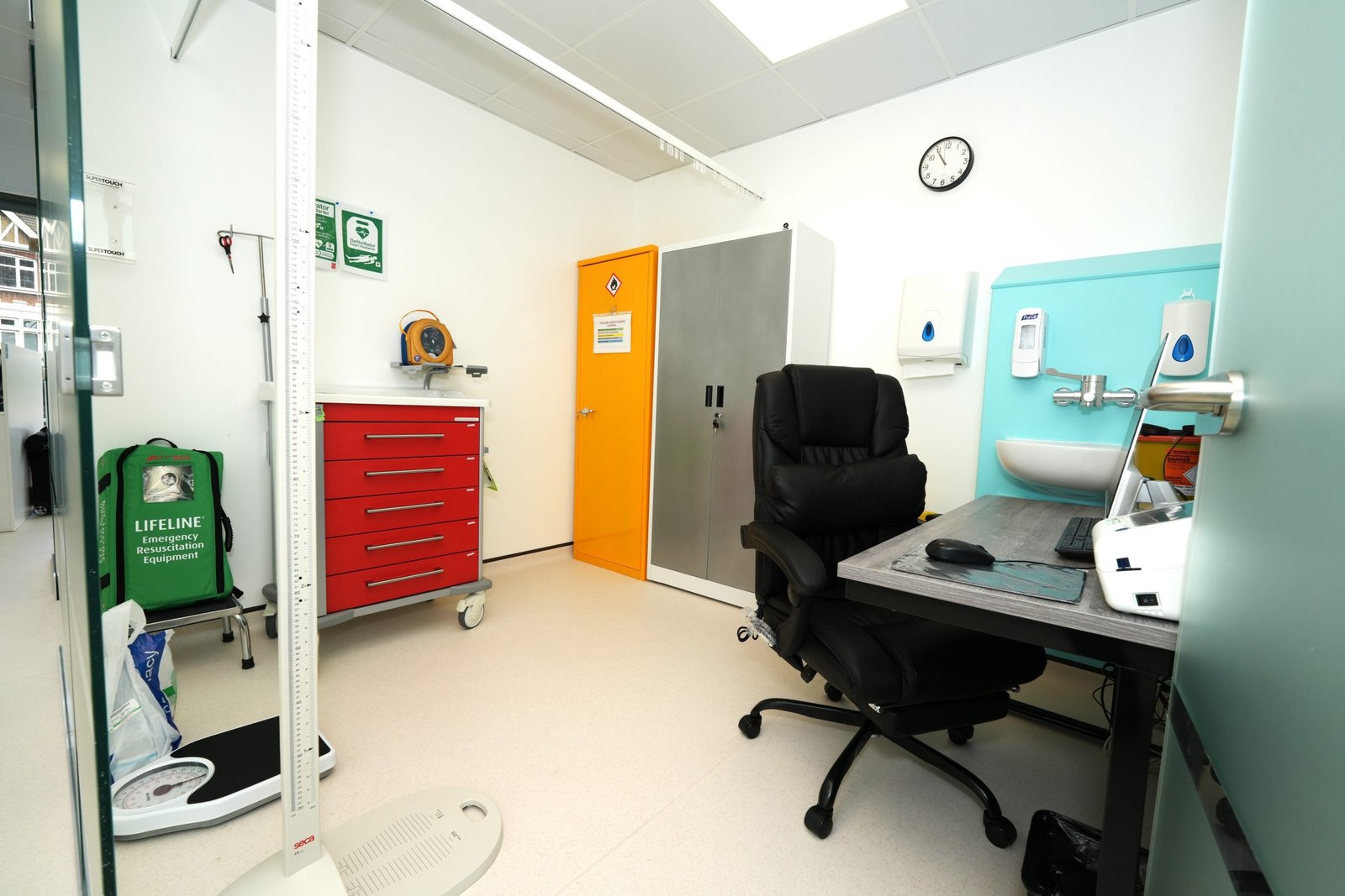 Clinique Alpa 13 Treatment Room 2 scaled