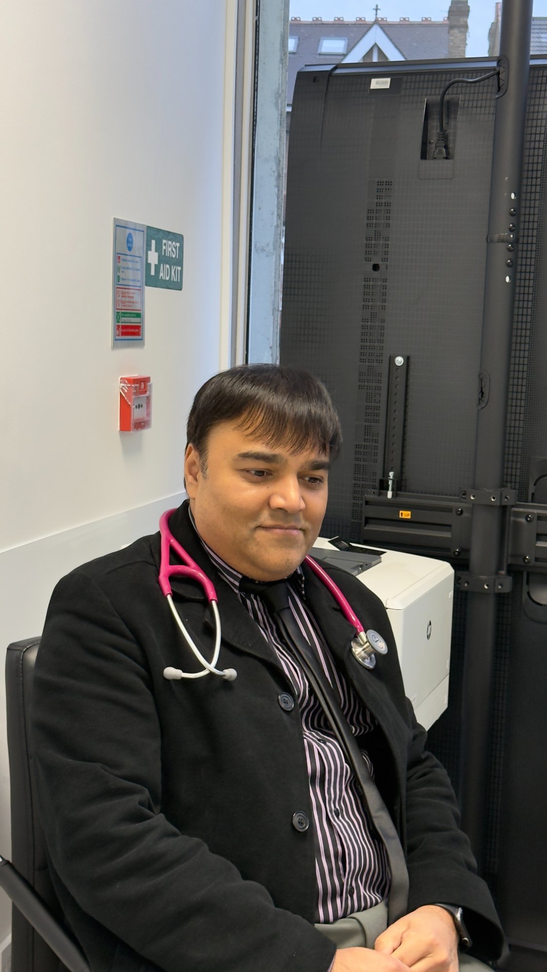 Private GP consultation room at Clinique Alpa