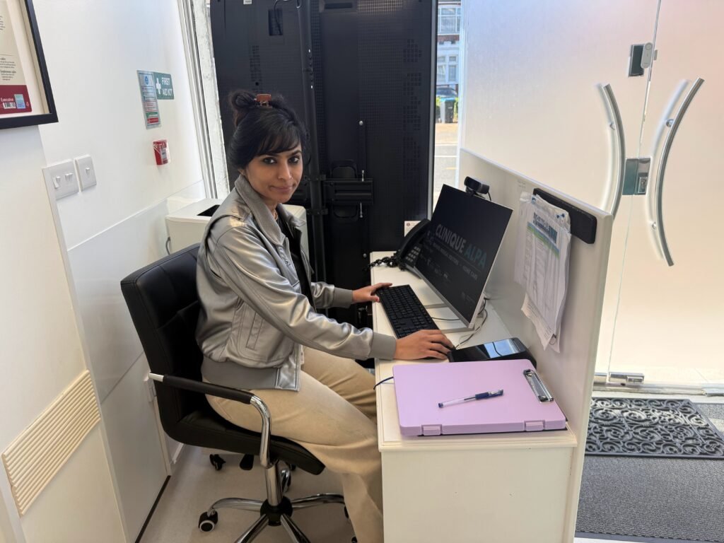 Strep Throat in Children: When to See a Private Doctor in London 2 Clinique Alpa reception team ready to book same day paediatric appointments for strep throat